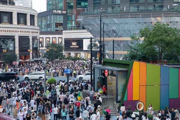 股票配资指数网 LV“路易号”巨轮成最火爆打卡点